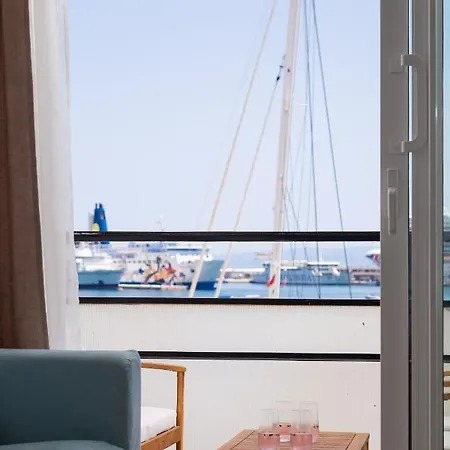 Sun And Sea Deluxe Apartman